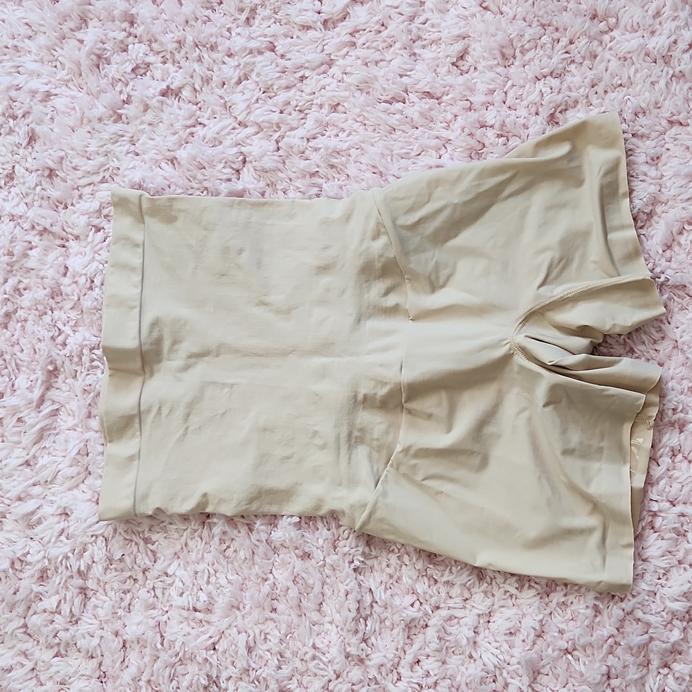 Spanx sculpting shorts